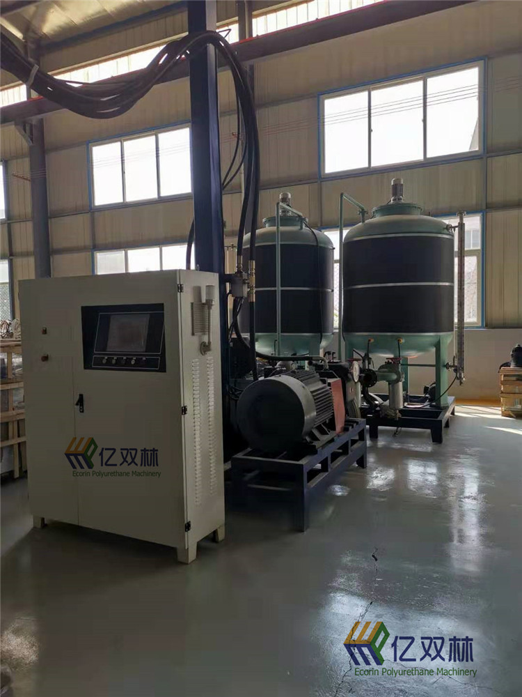 聚氨酯发泡机施工中注意事项和应用(图1)